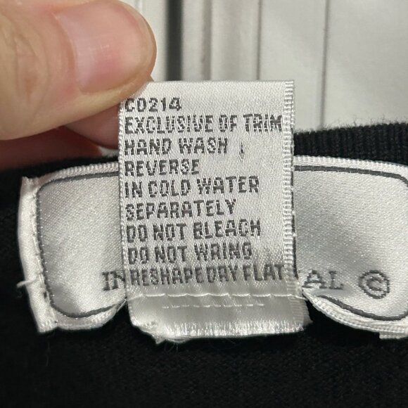 Lisa International Black Embroidered Butterfly Tank Top Size M Casual Relaxed - Picture 7 of 9